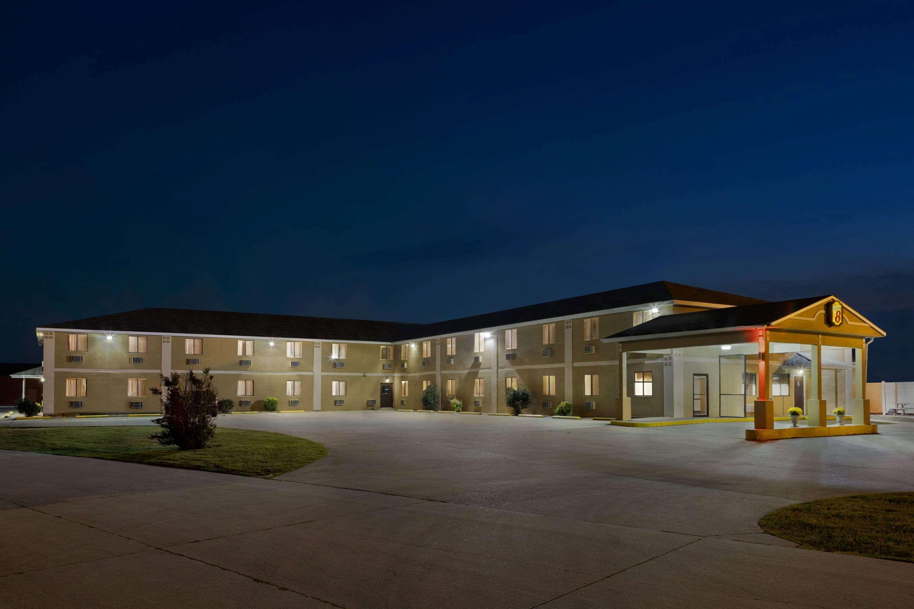 Super 8 By Wyndham Sikeston/Miner Area Hotel Eksteriør billede
